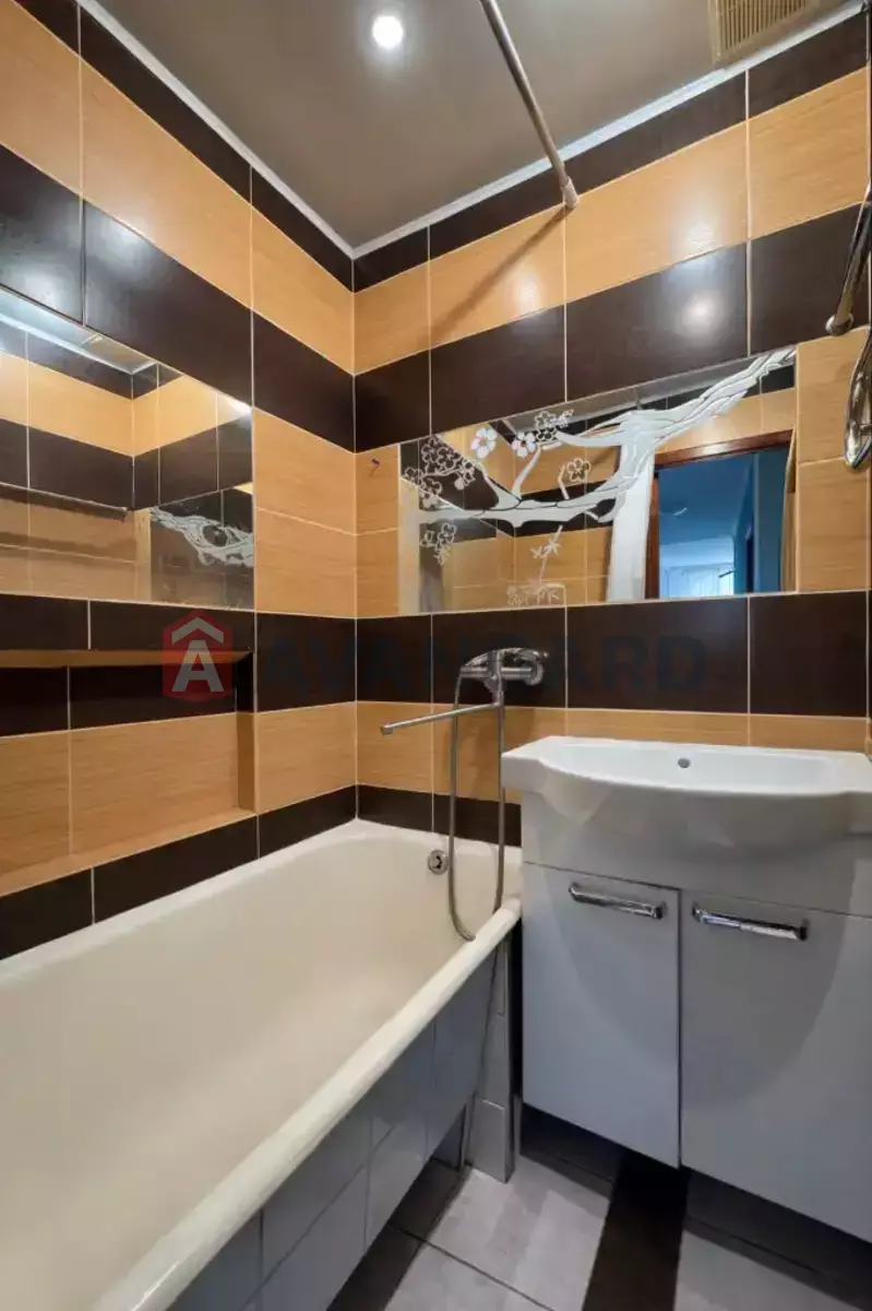 3 ��. ��������, 57/-/9 ��. �., 8/9 ������ ���� 5