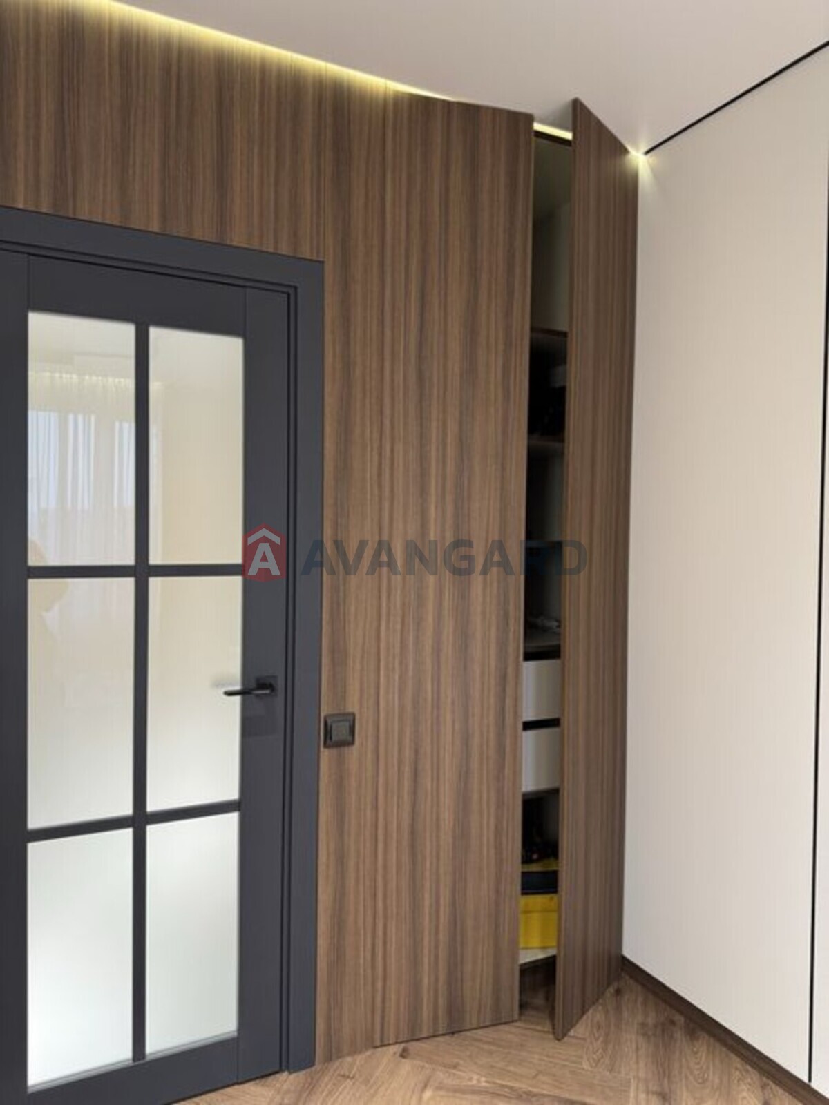 2 ����. ��������, 65/-/18 ��. �., 8/10 ���� ���� 21