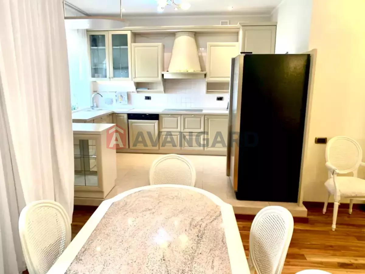 4 ��. ��������, 140/-/- ��. �., 11/15 ������ ���� 10