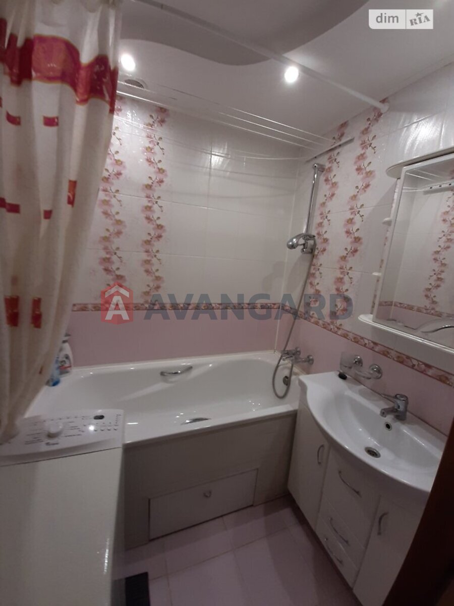 3 ��. ��������, 60/35/8 ��. �., 2/5 ������ ���� 13