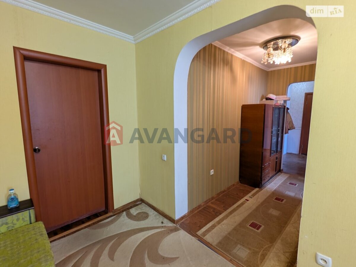 3 ��. ��������, 68/42/8 ��. �., 7/9 ������ ���� 25