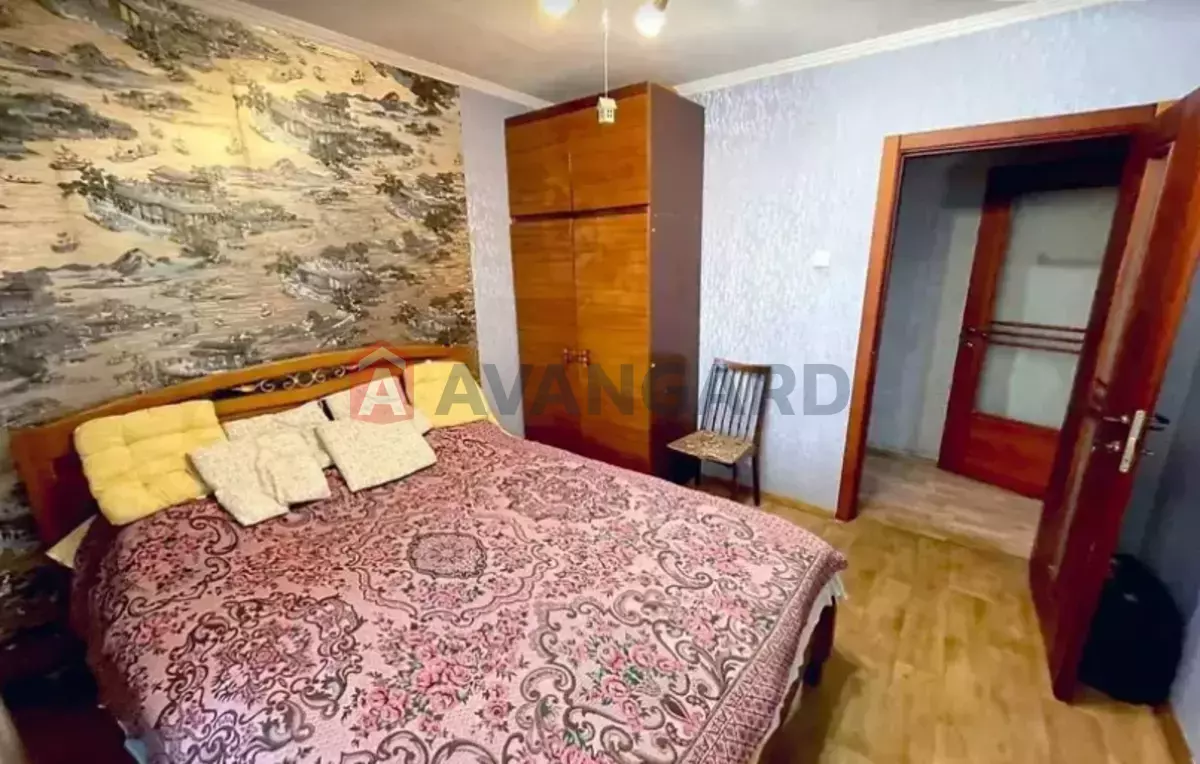 3 ��. ��������, 67/-/8 ��. �., 8/12 ������ ���� 9