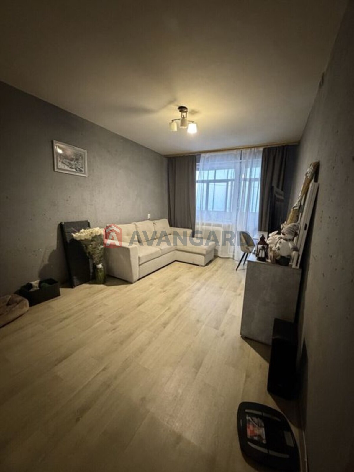 1 ��. ��������, 35/-/9 ��. �., 8/10 ������ ���� 1