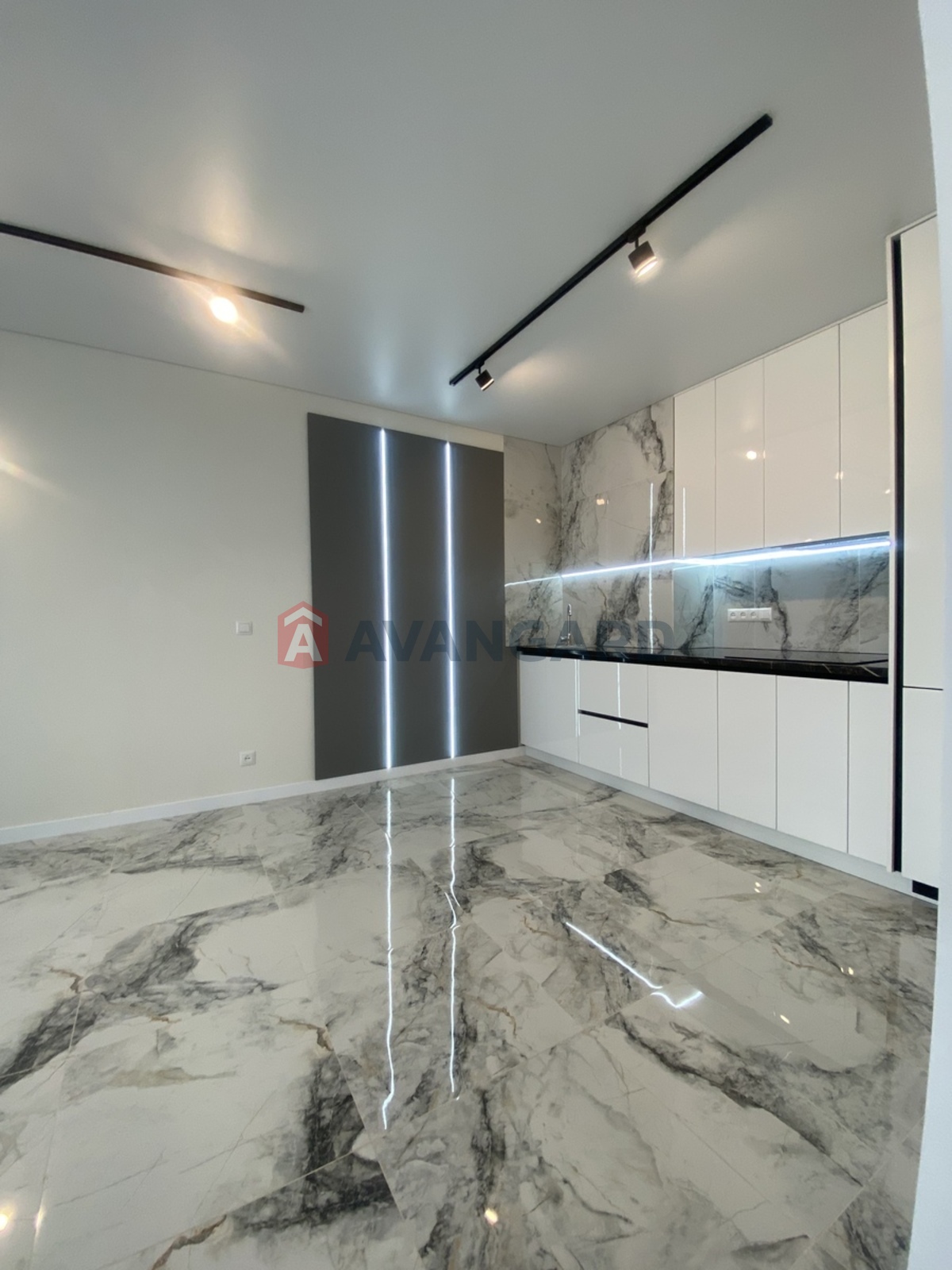 1 ��. ��������, 44/14/20 ��. �., 24/26 ������ ���� 2