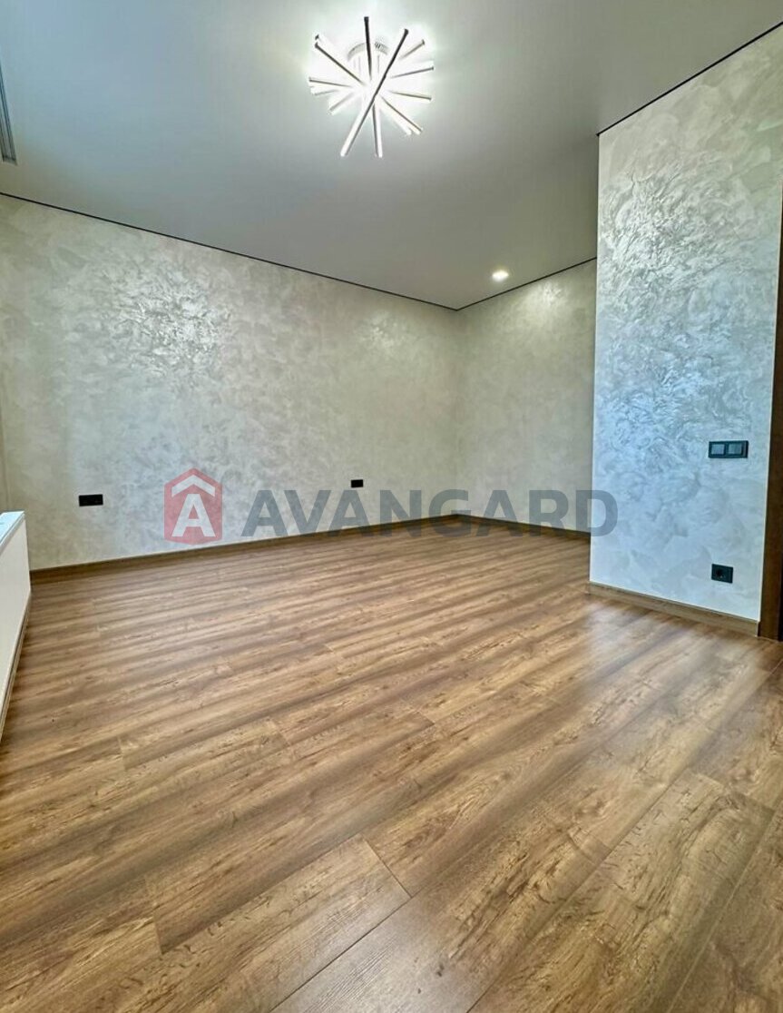 1 ��. ��������, 40/19/11 ��. �., 1/4 ������ ���� 8