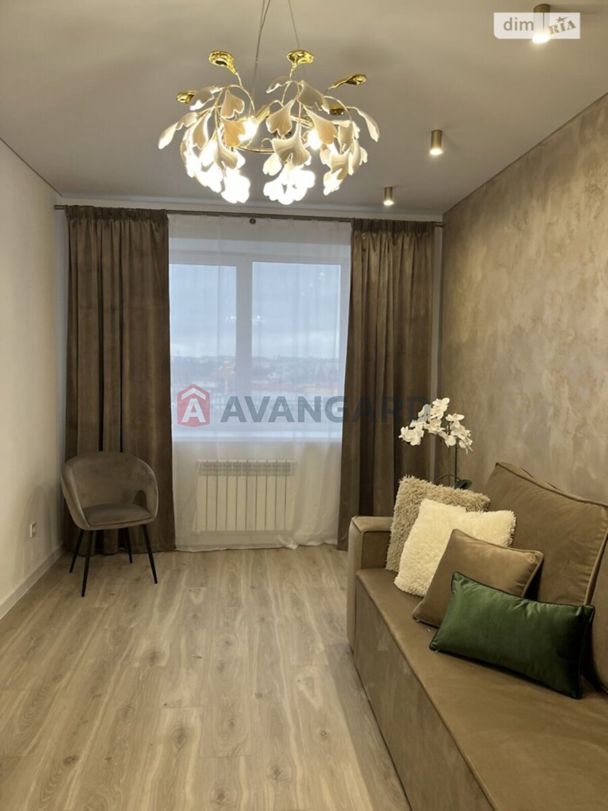 2 ����. ��������, 70/32/26 ��. �., 4/8 ���� ���� 12