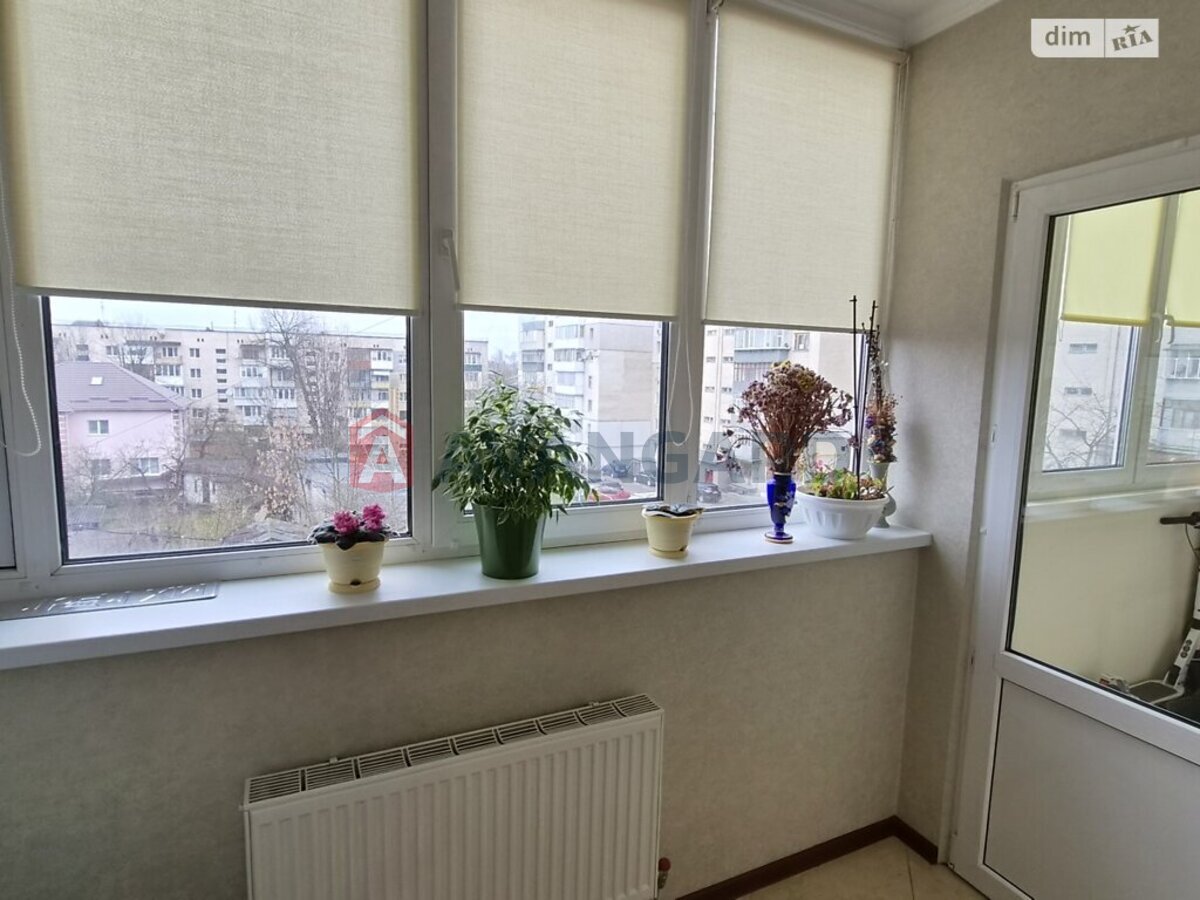 2 ��. ��������, 92/60/20 ��. �., 3/9 ������ ���� 3