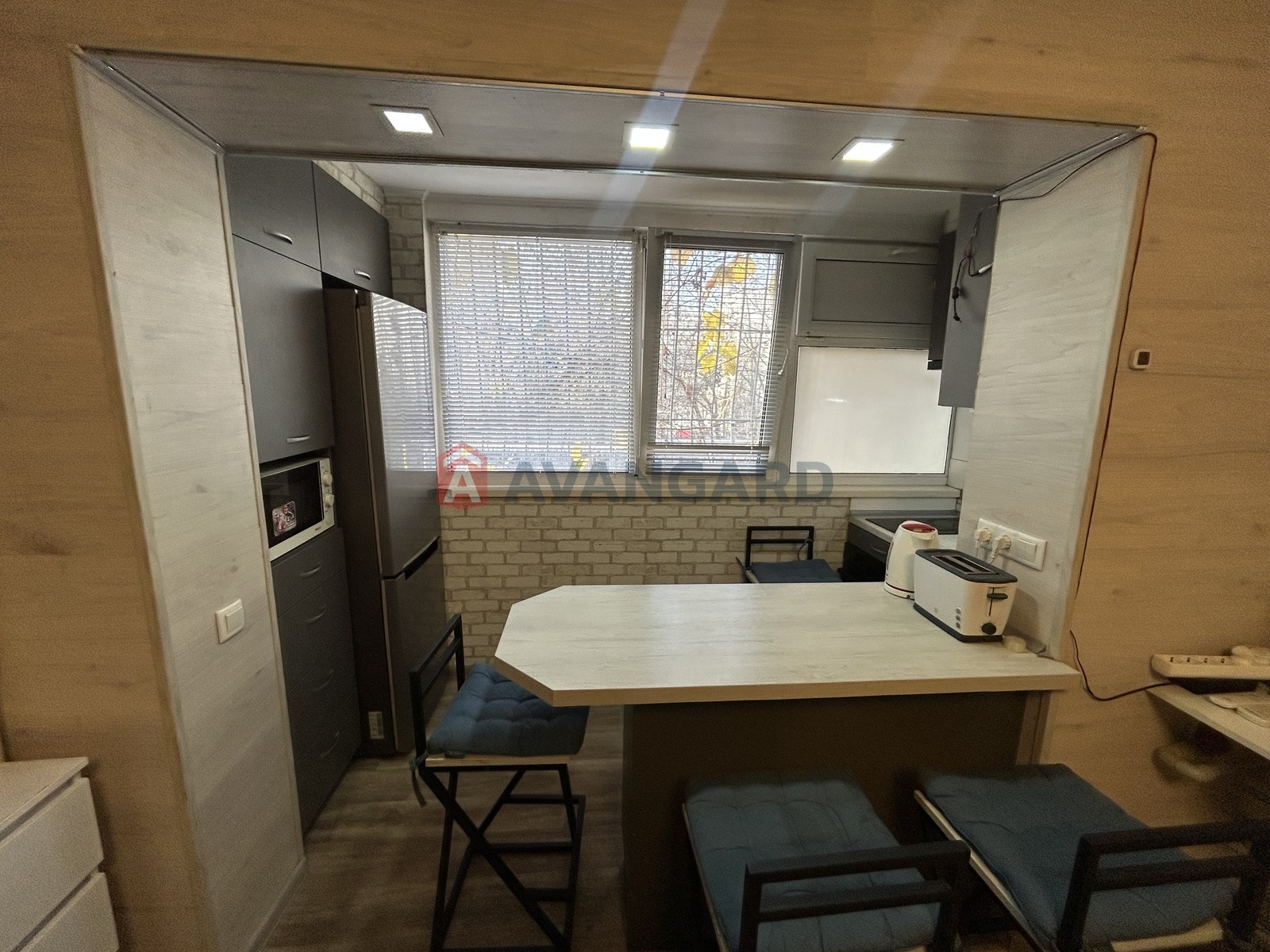 1 ��. ��������, 43,6/29,2/5 ��. �., 2/12 ������ ���� 8