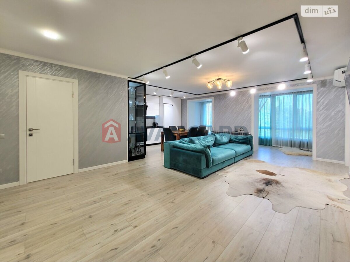 3 ��. ��������, 91/45/40 ��. �., 4/8 ������ ���� 17