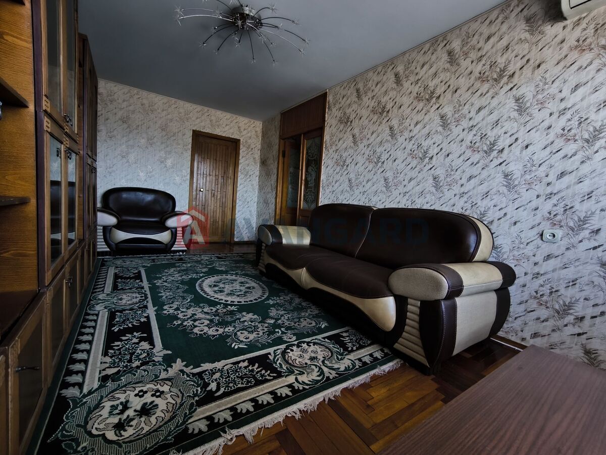 3 . , 67/-/8 . ., 8/9   1