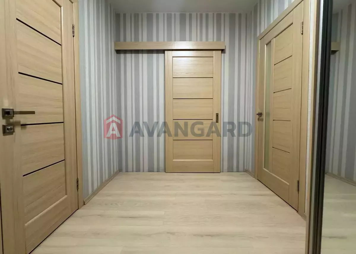 1 ��. ��������, 39/19/10 ��. �., 3/6 ������ ���� 23