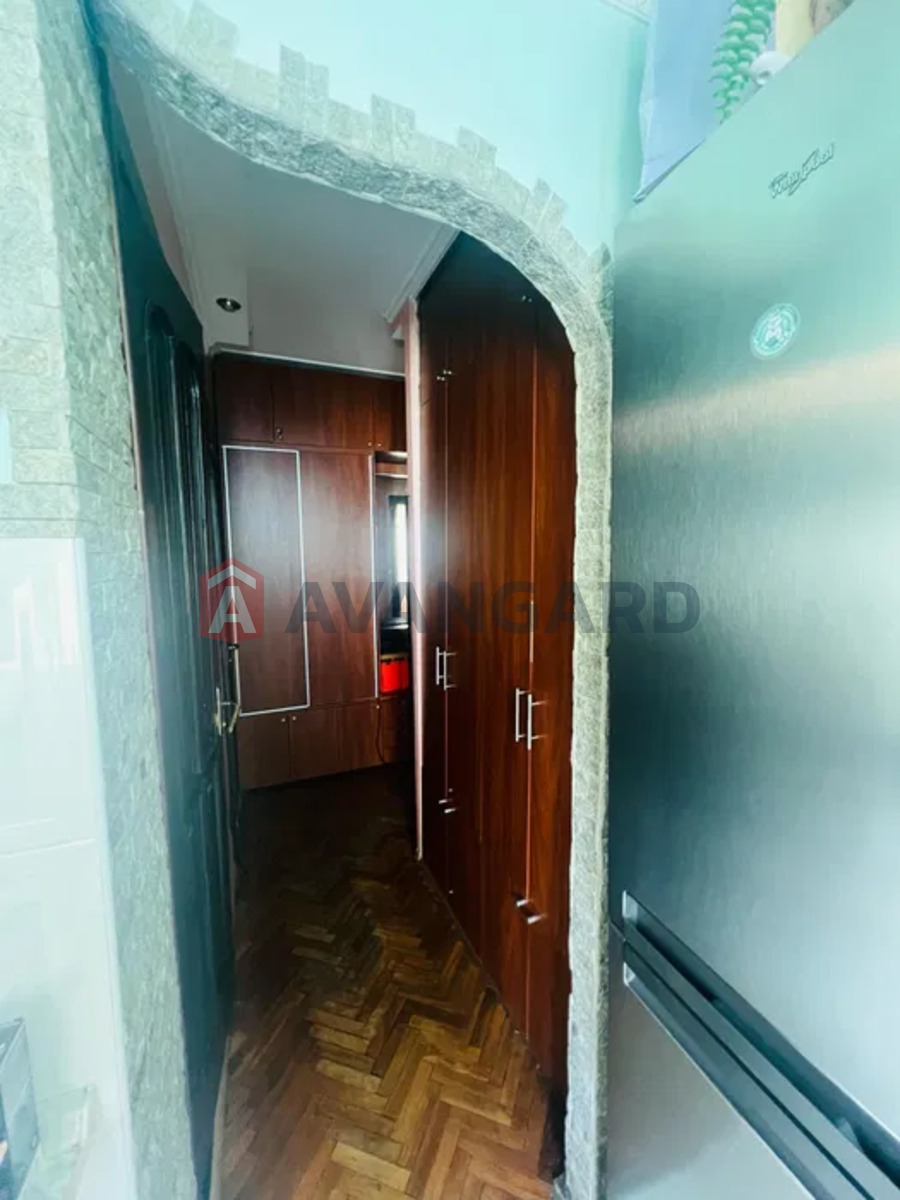 2 . , 49/-/8 . ., 5/9   3