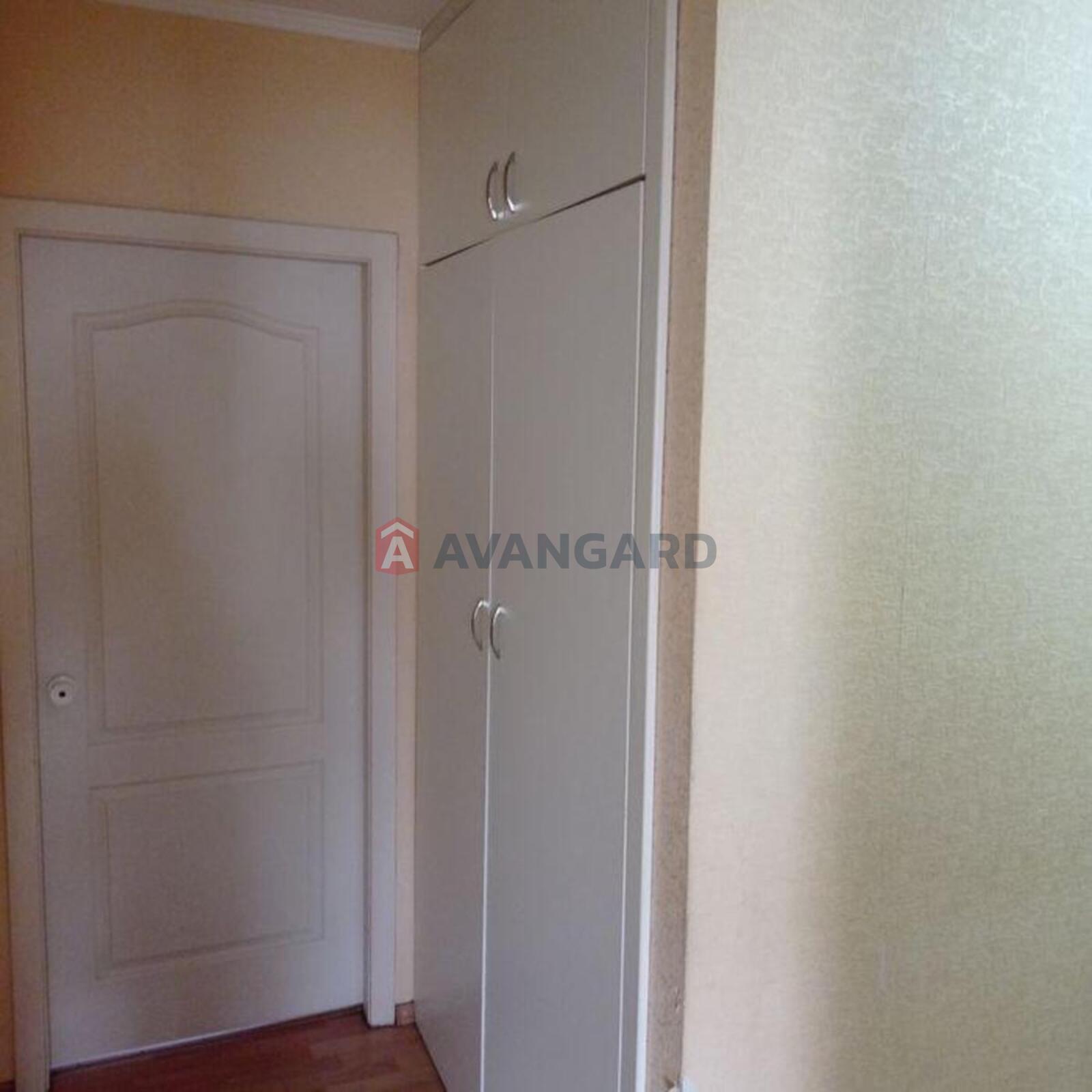 3 ��. ��������, 65/-/11 ��. �., 2/9 ������ ���� 4