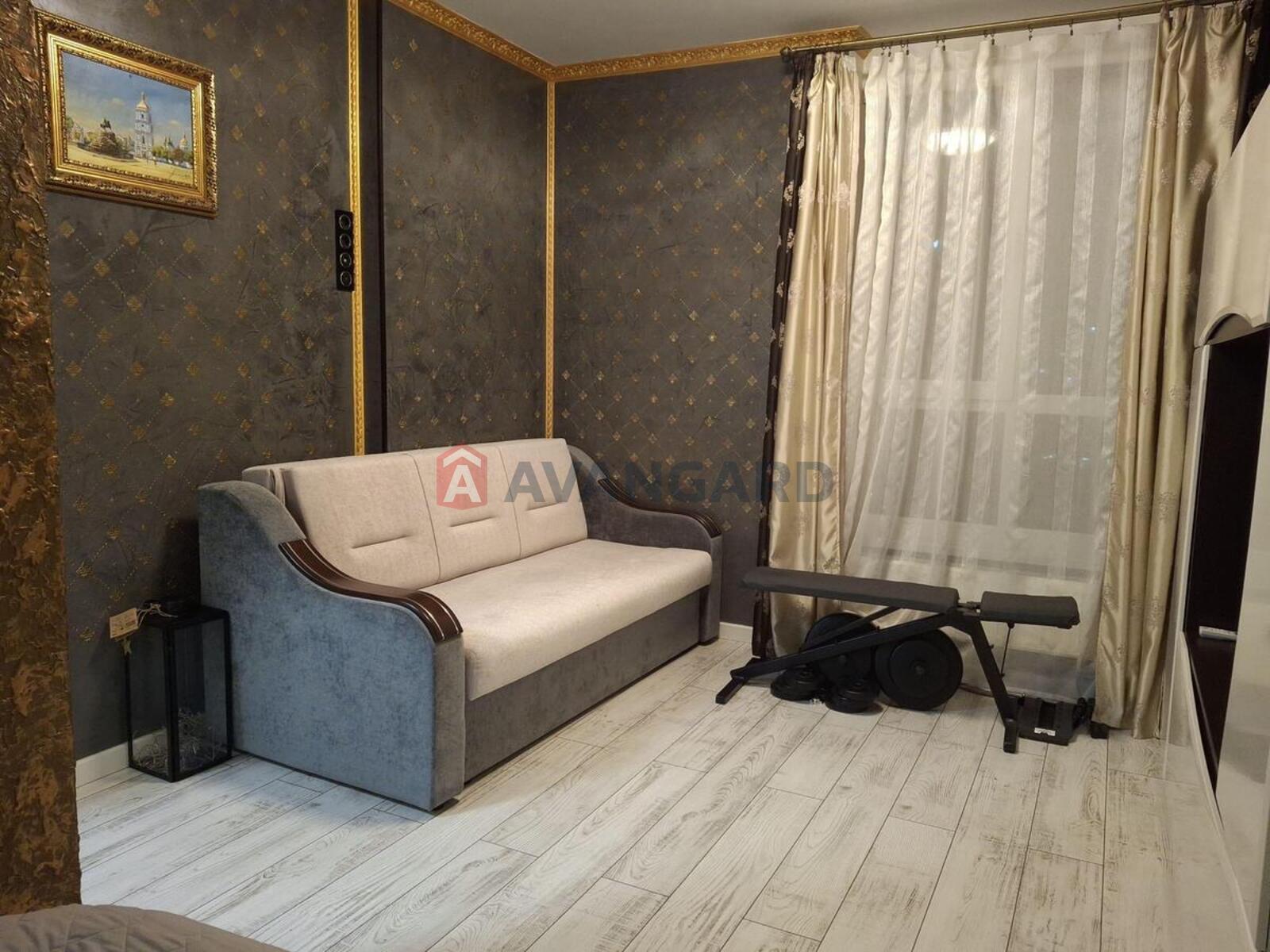 1 ��. ��������, -/-/- ��. �., 10/10 ������ ���� 4