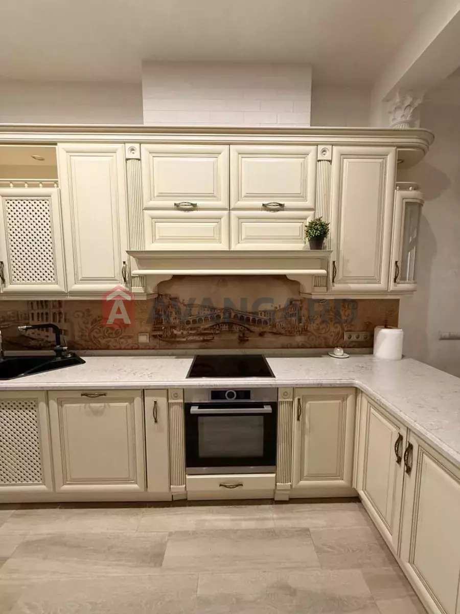 3 ��. ��������, 168/-/22 ��. �., 2/5 ������ ���� 12