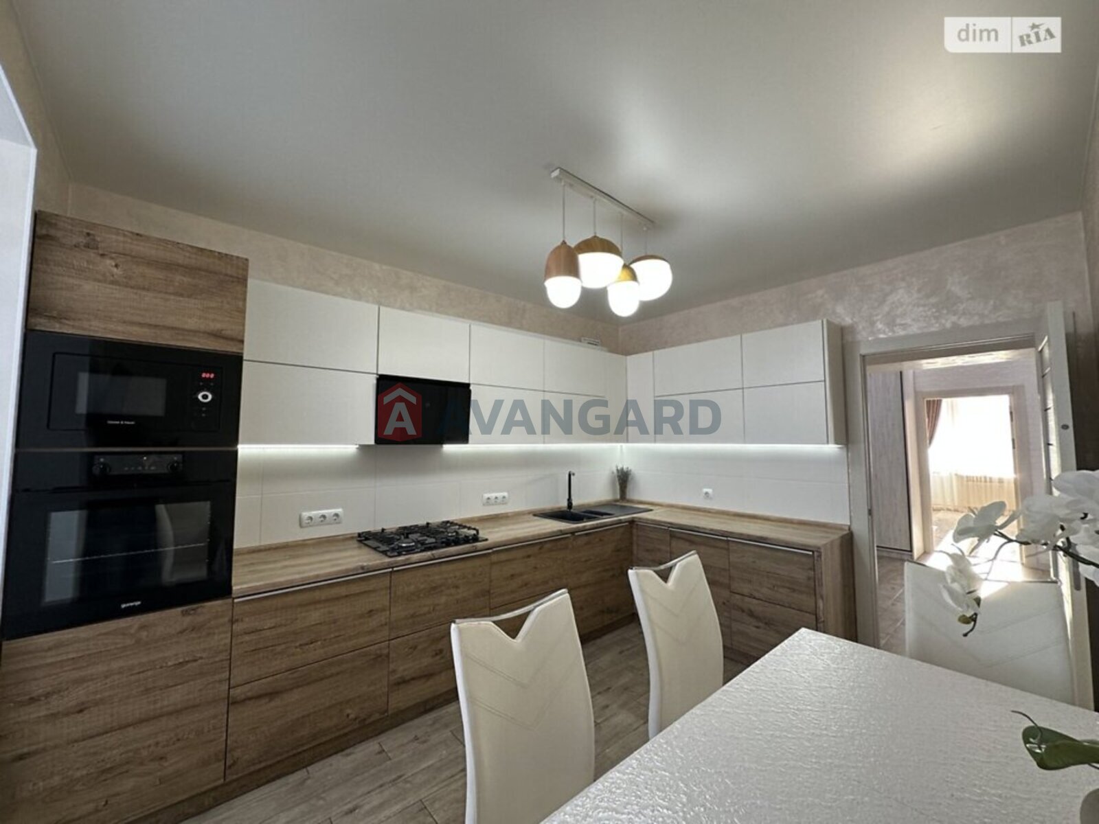 3 ��. ��������, 96/58/16 ��. �., 10/11 ������ ���� 1