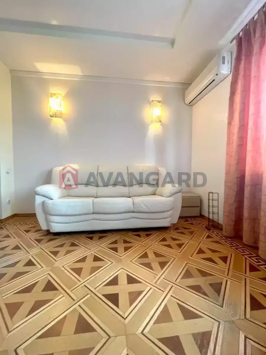 4 ��. ��������, 242/-/- ��. �., 10/11 ������ ���� 17