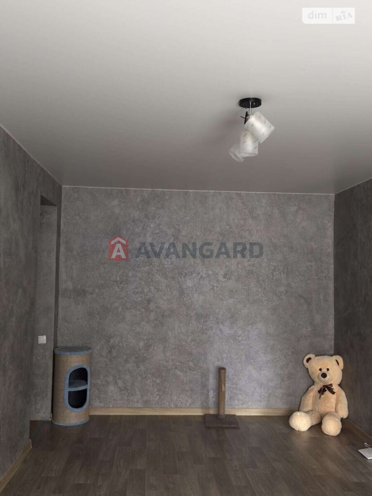 1 ����. ��������, 28/16/5 ��. �., 2/2 ���� ���� 20