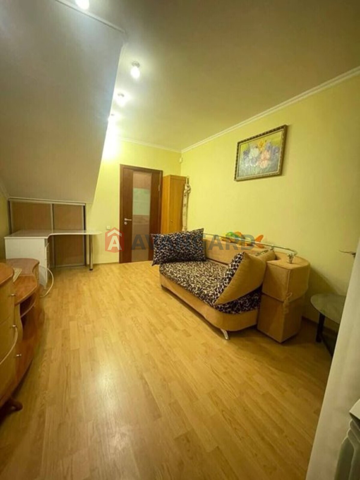 3 ��. ��������, 143/-/20 ��. �., 6/9 ������ ���� 6