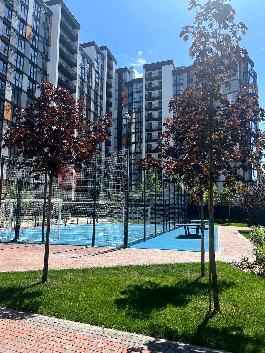 1 ��. ��������, 38.9 / 15.1 / 13.6 ��. �., 3/10 ������ ���� 18