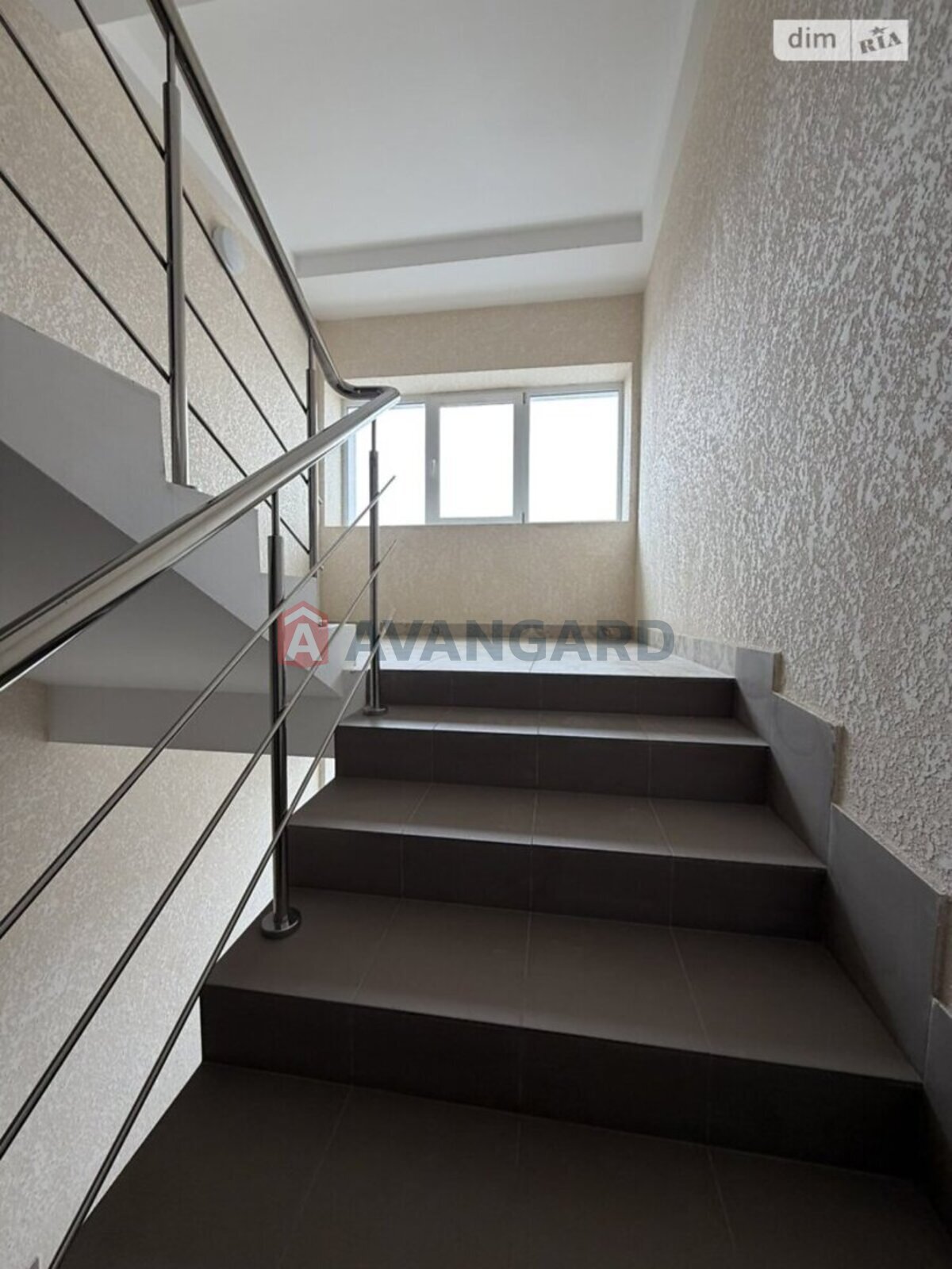 2 ��. ��������, 76/-/8 ��. �., 3/9 ������ ���� 4