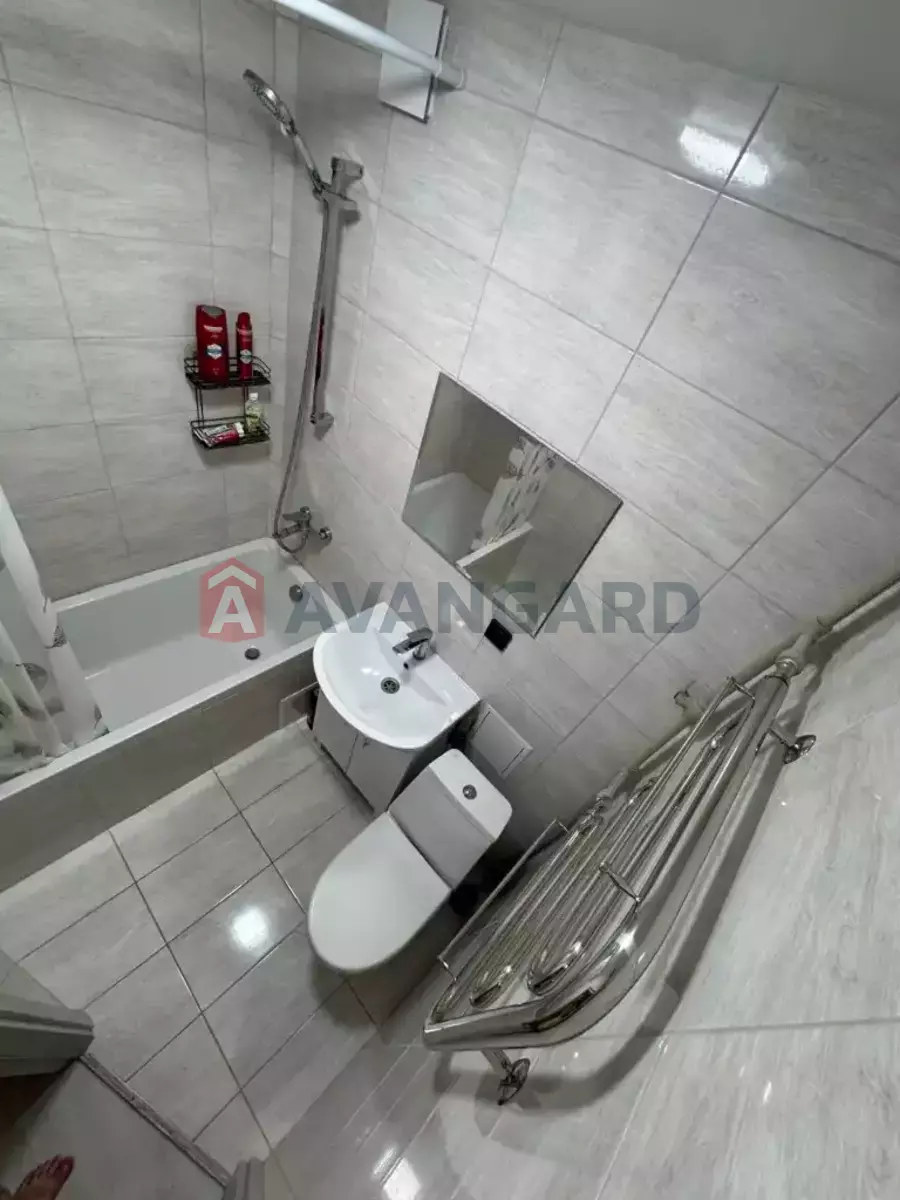 1 ��. ��������, 33/18/6 ��. �., 3/5 ������ ���� 24