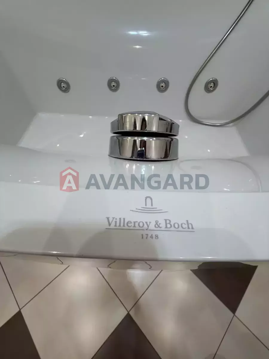 3 ��. ��������, 111/-/- ��. �., 8/10 ������ ���� 6