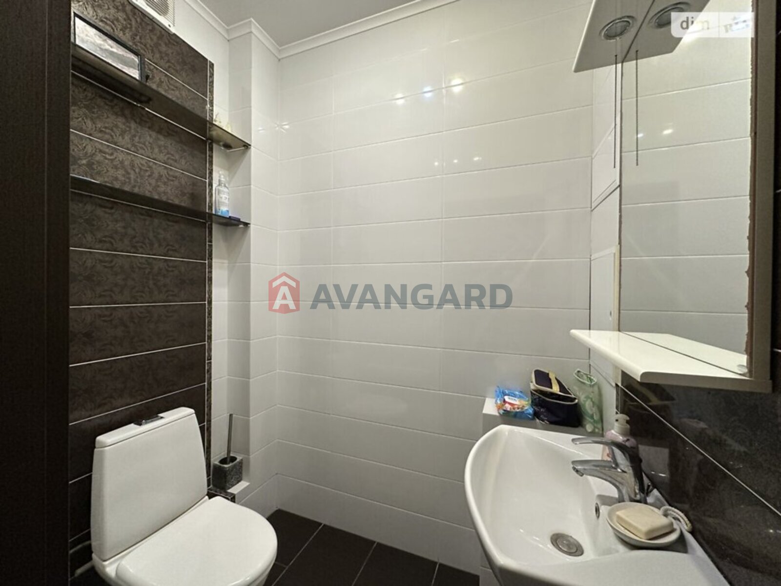 3 ��. ��������, 140/76/18 ��. �., 3/9 ������ ���� 25