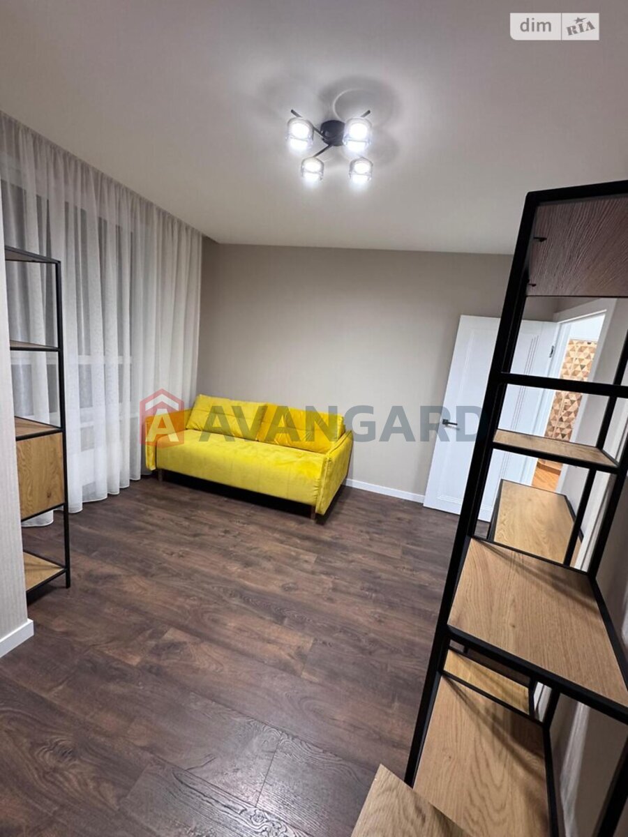 2 ��. ��������, 56/-/25 ��. �., 9/10 ������ ���� 11