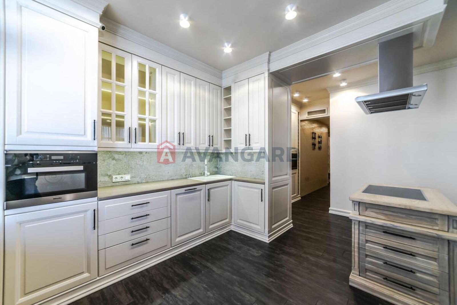 6 ��. ��������, 660/179/32 ��. �., 8/9 ������ ���� 9