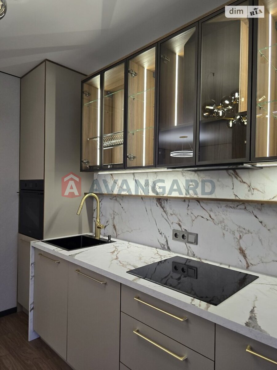 2 ��. ��������, 65/33/18 ��. �., 5/10 ������ ���� 17