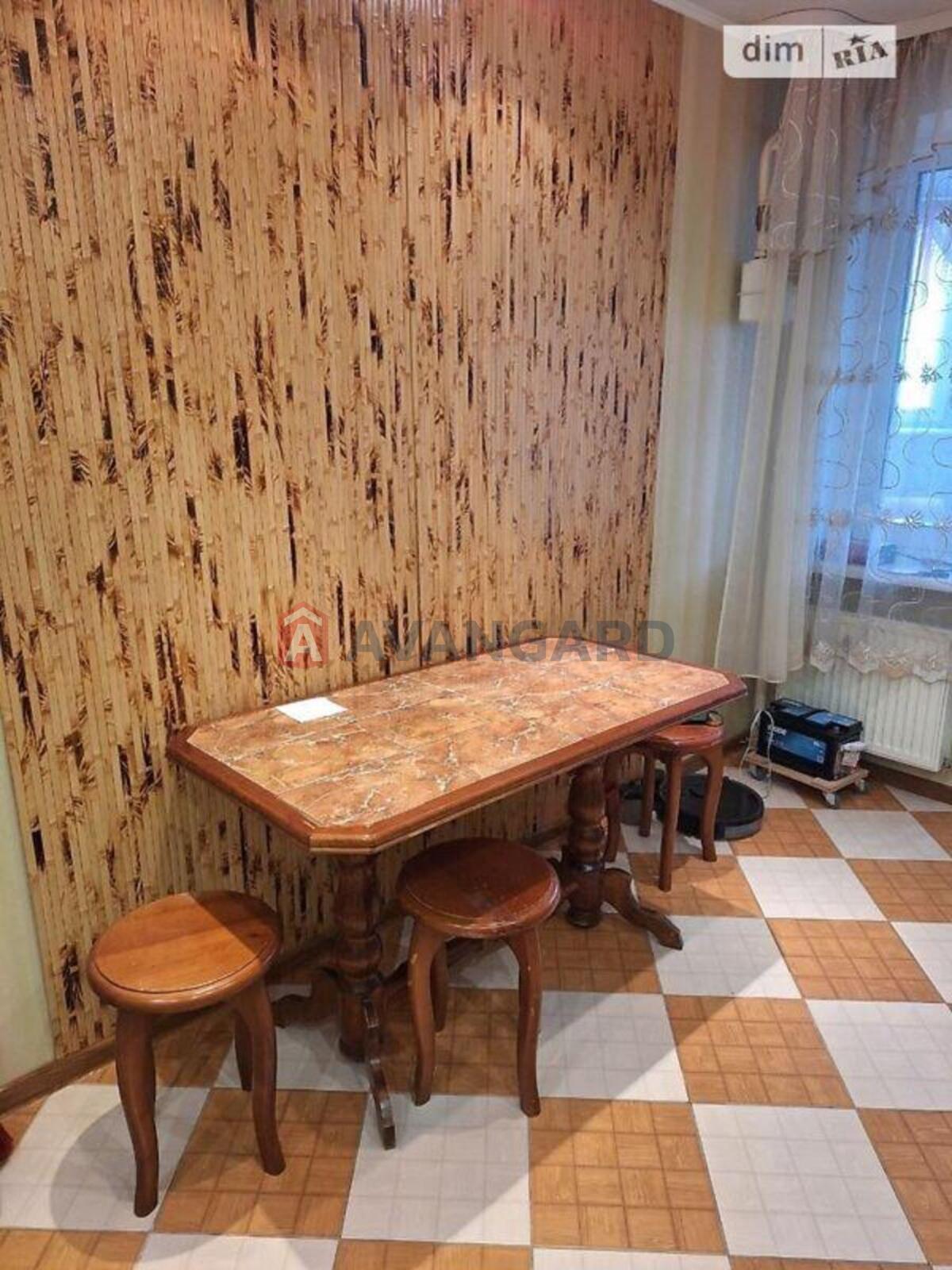 2 ��. ��������, 67/-/12 ��. �., 10/10 ������ ���� 9