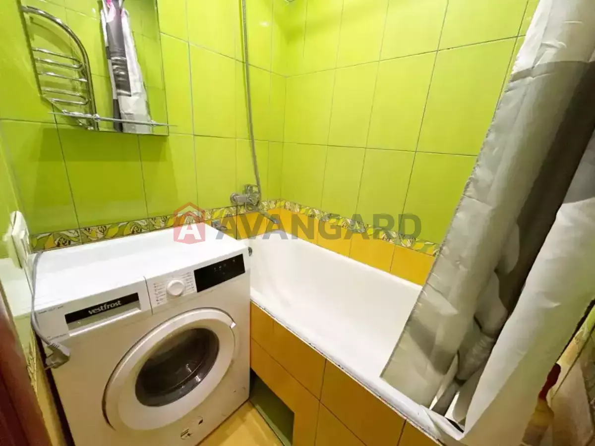 1 ��. ��������, 33/18/6 ��. �., 9/10 ������ ���� 10