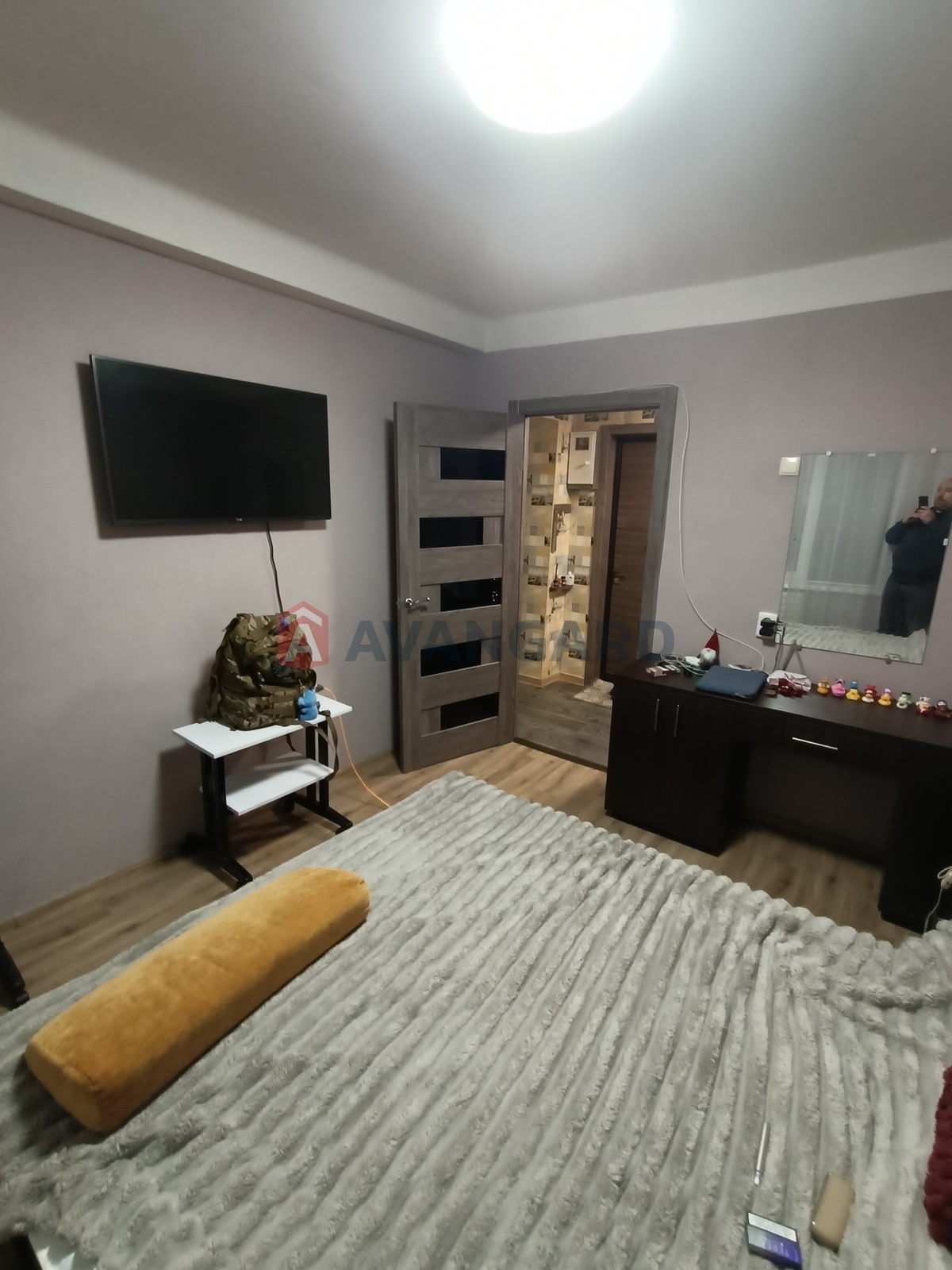 2 ��. ��������, 50/-/9 ��. �., 4/9 ������ ���� 18