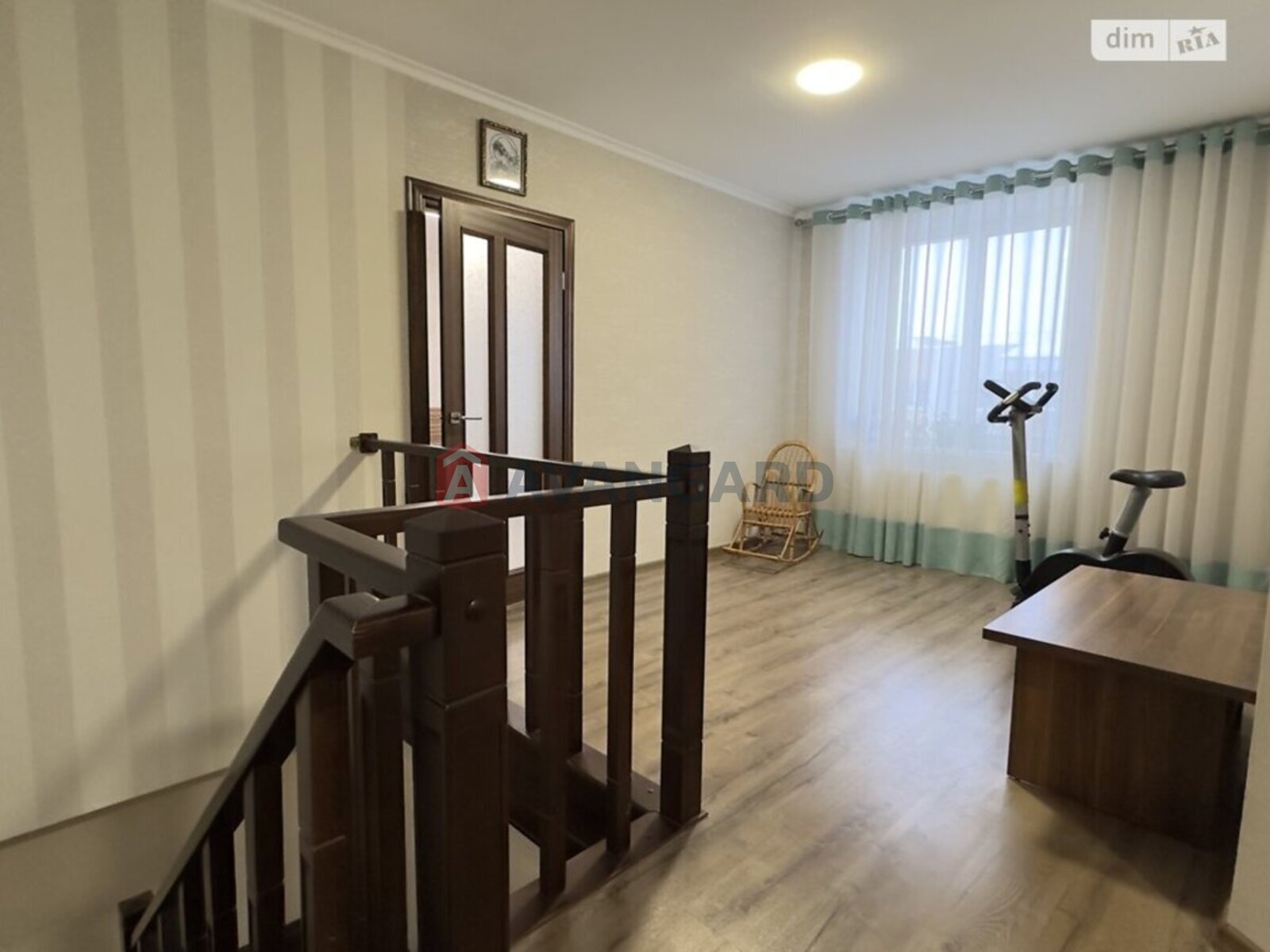 4 ��. ��������, 147/70/14 ��. �., 9/9 ������ ���� 28