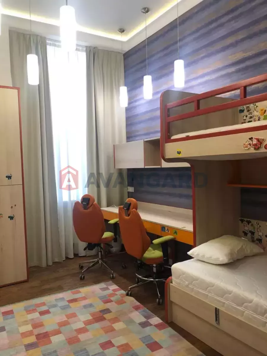 2 ��. ��������, 97/-/- ��. �., 3/5 ������ ���� 8