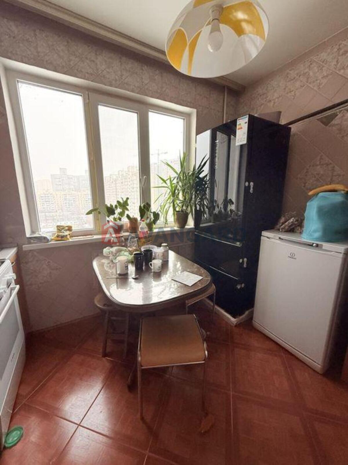 3 ��. ��������, 72/-/8 ��. �., 12/16 ������ ���� 2