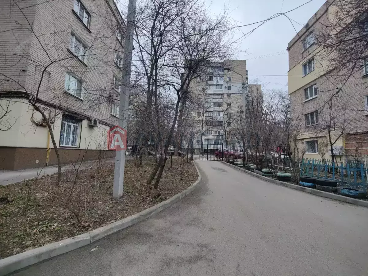 1 ��. ��������, 33/19/6 ��. �., 4/5 ������ ���� 15