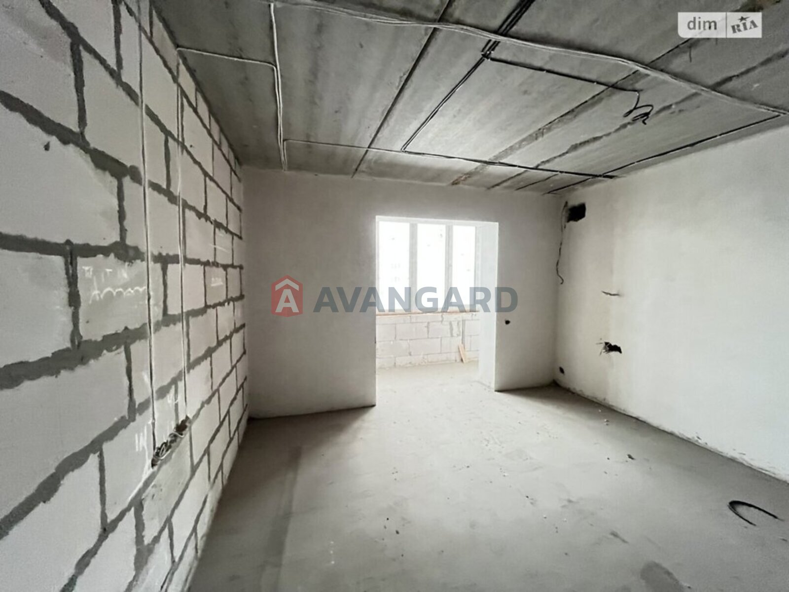 2 ��. ��������, 124/42/52 ��. �., 10/14 ������ ���� 9