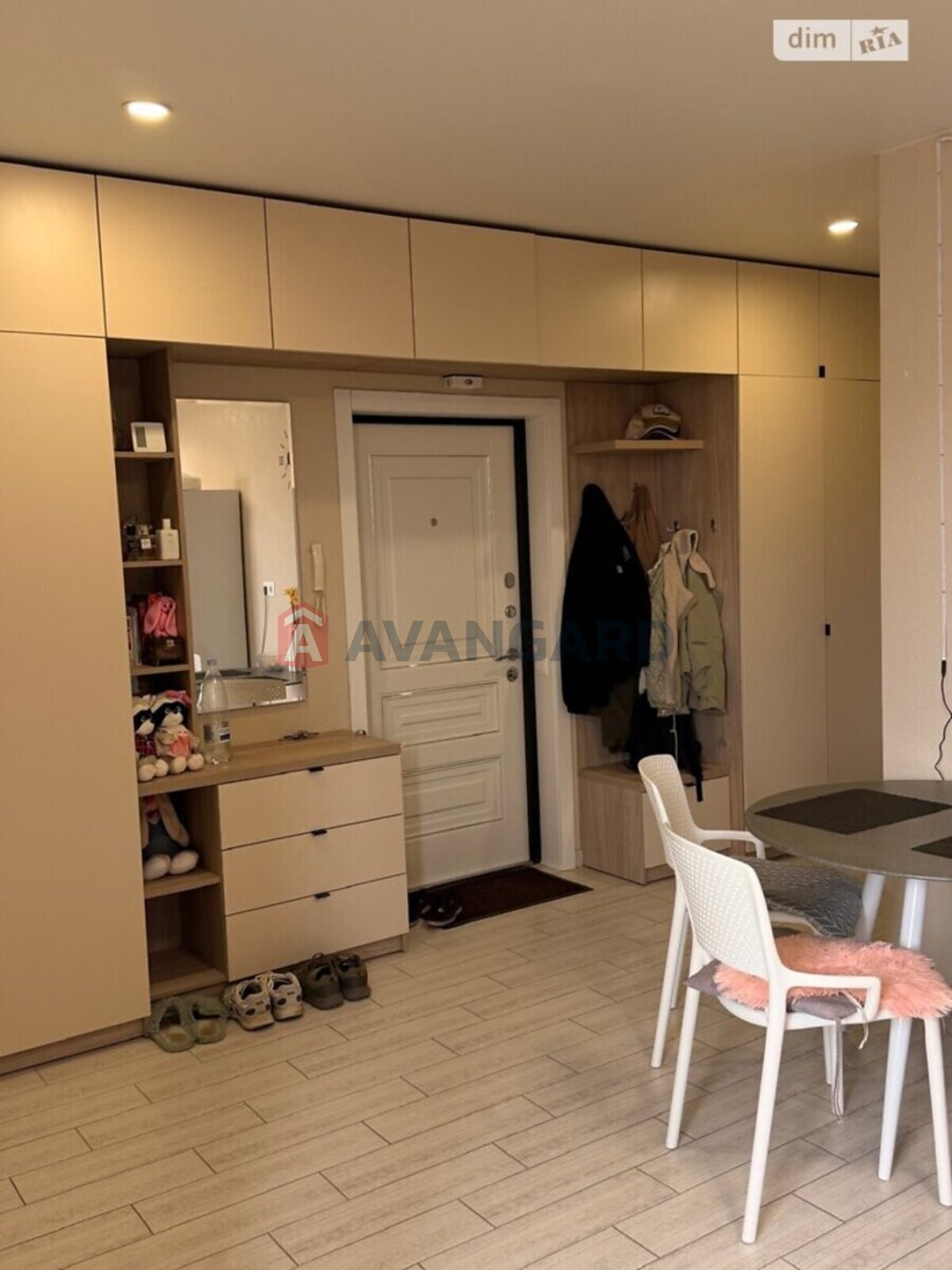 1 ��. ��������, 44/16/16 ��. �., 7/13 ������ ���� 9