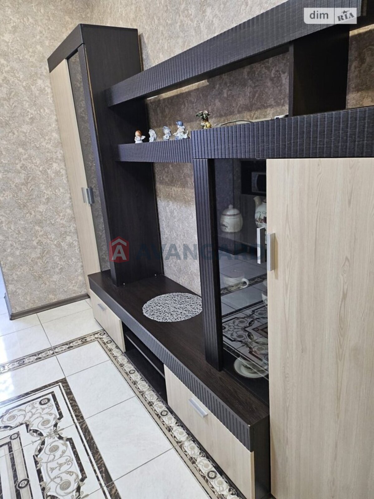 1 ����. ��������, 59/25/20 ��. �., 5/12 ���� ���� 15