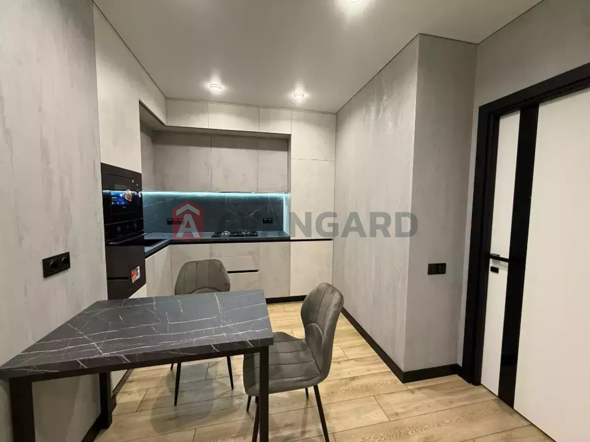 2 ��. ��������, 55/-/20 ��. �., 4/10 ������ ���� 7