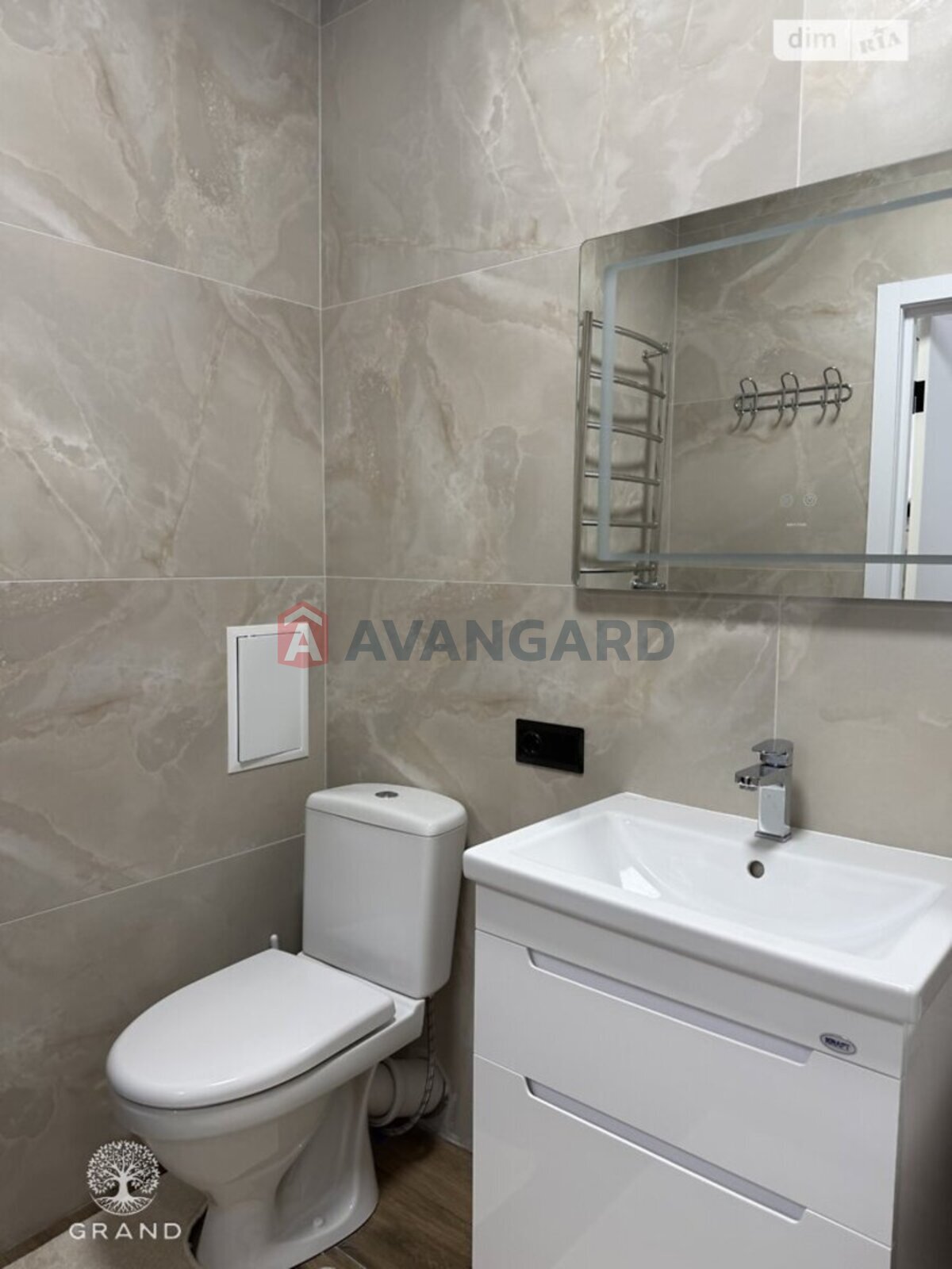 2 ��. ��������, 73/-/- ��. �., 6/10 ������ ���� 10