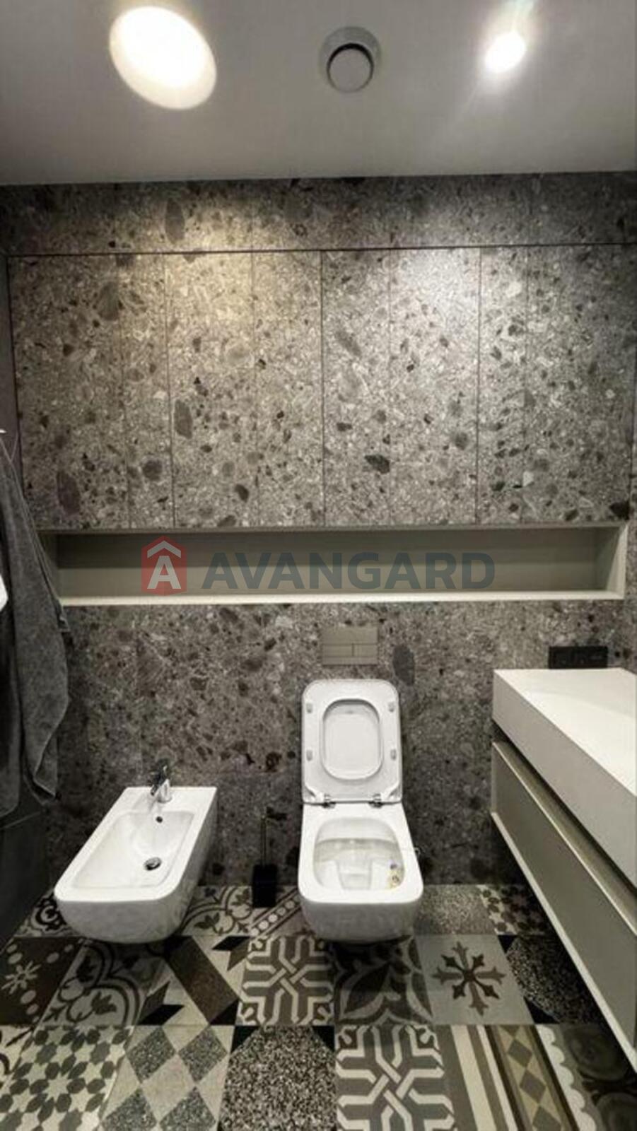 2 ��. ��������, 76/-/23 ��. �., 17/24 ������ ���� 6