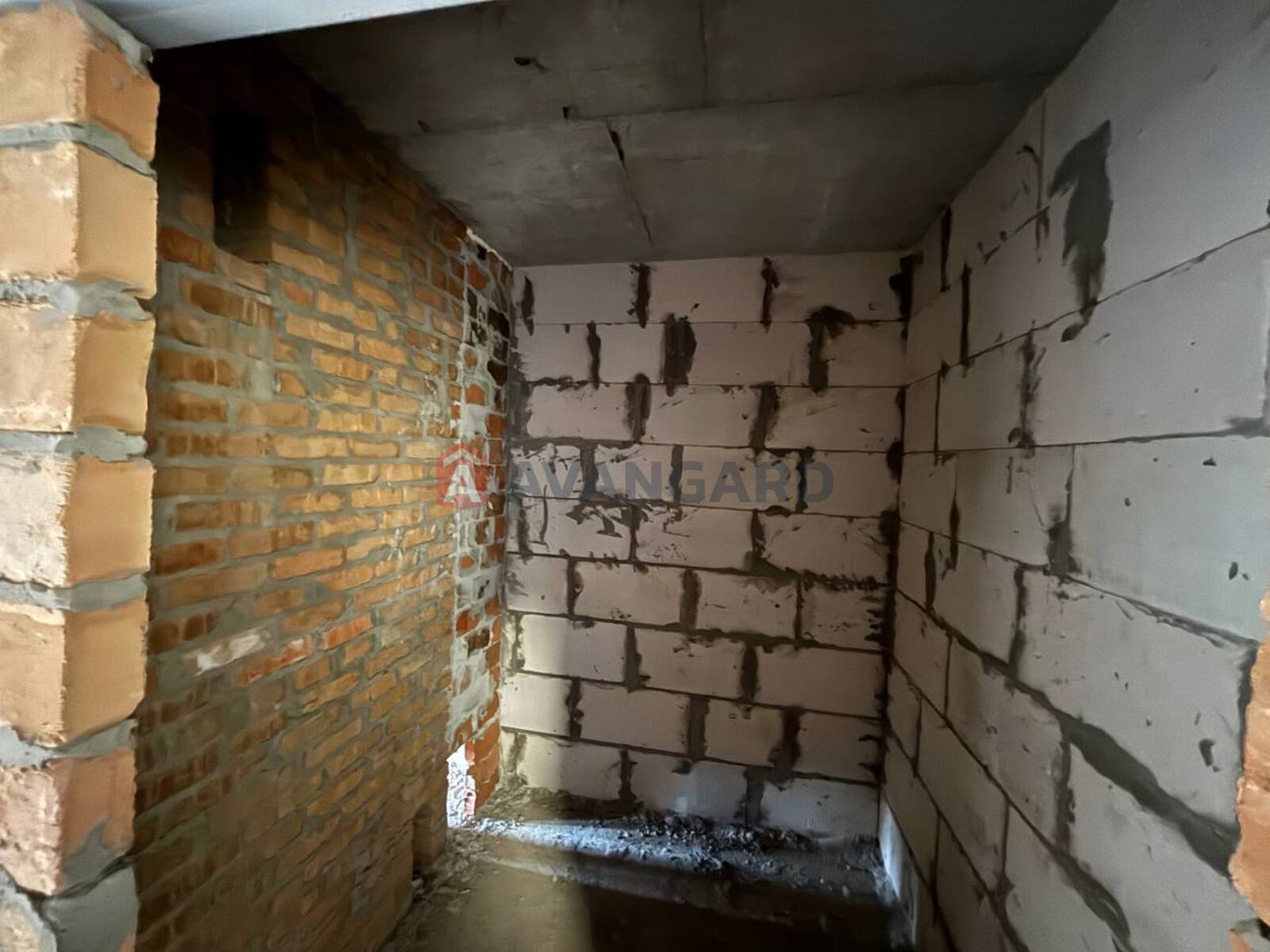 1 ��. ��������, 32/18/- ��. �., 4/5 ������ ���� 5