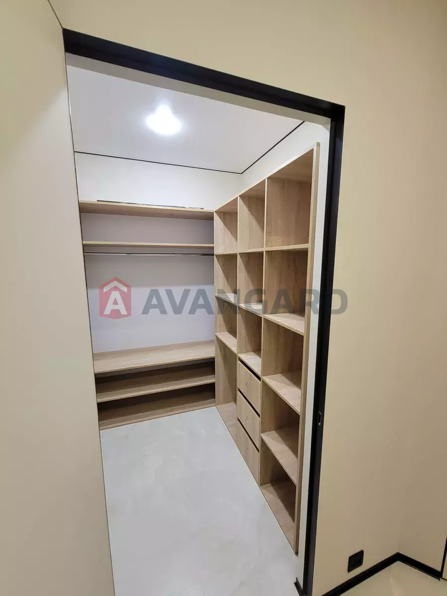 1 ��. ��������, 45/-/18 ��. �., 4/10 ������ ���� 6