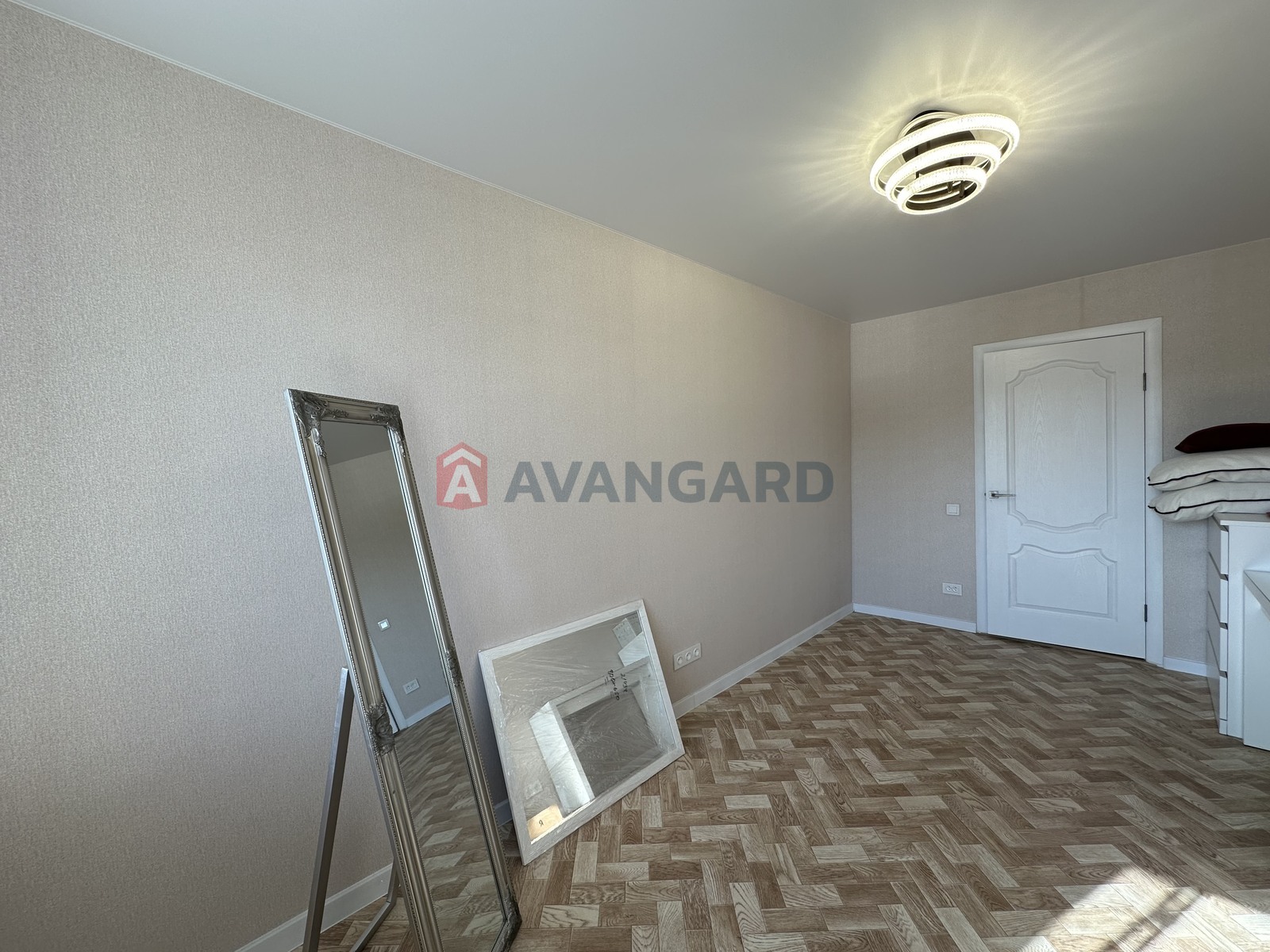 4 ��. ��������, 79/-/7 ��. �., 7/9 ������ ���� 1