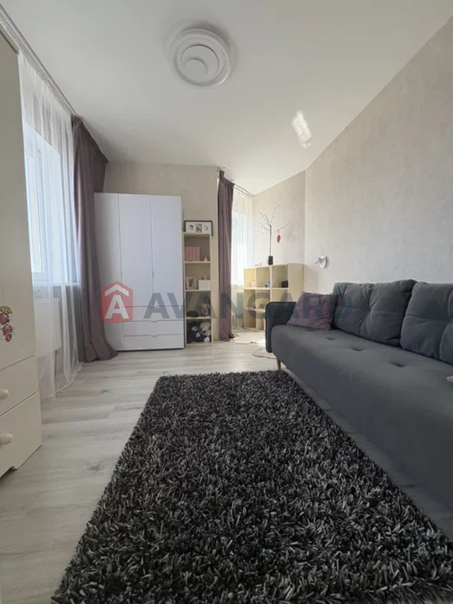 3 ��. ��������, 72/-/10 ��. �., 24/33 ������ ���� 22