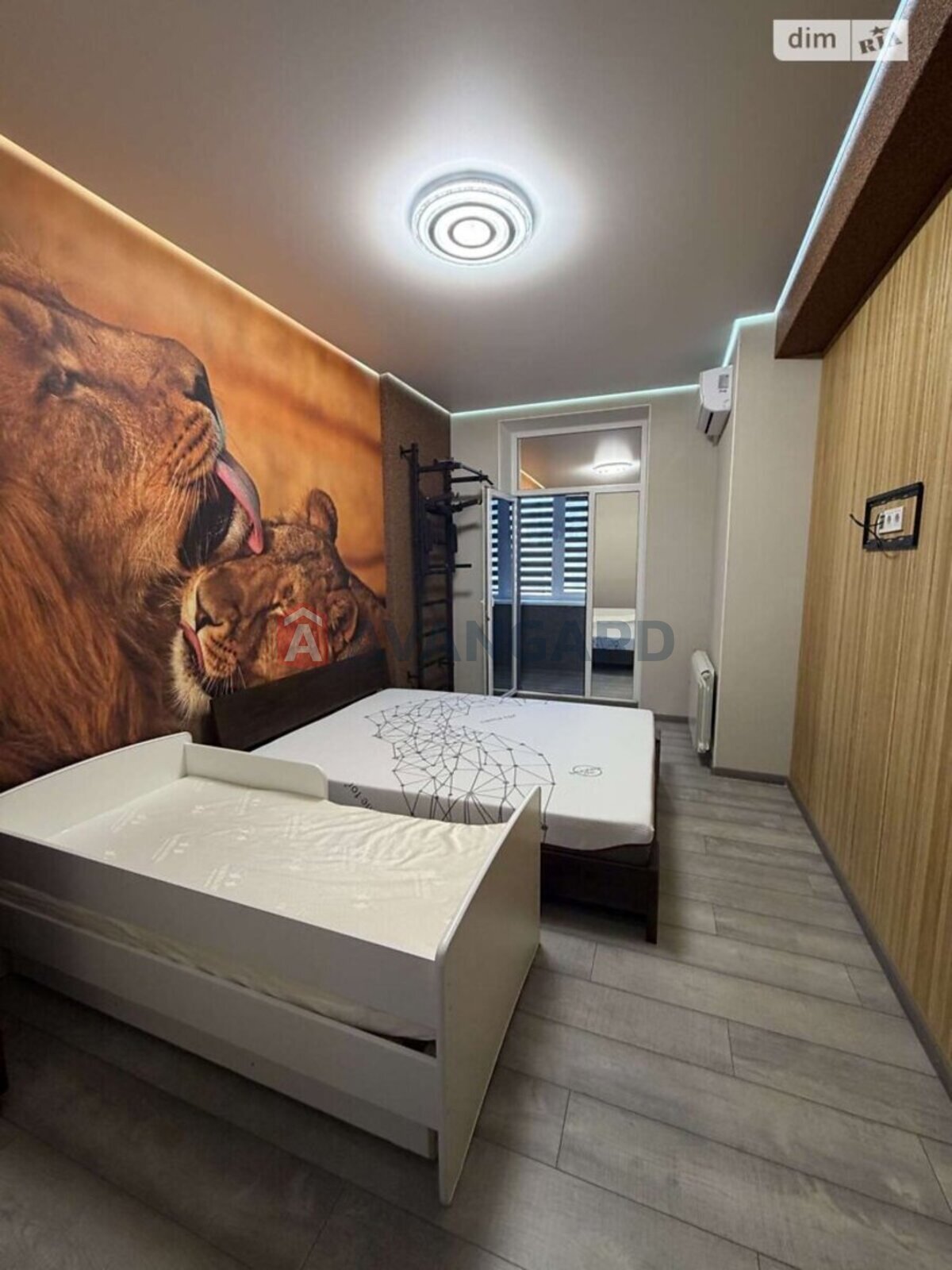 3 ��. ��������, 70/70/- ��. �., 2/5 ������ ���� 23