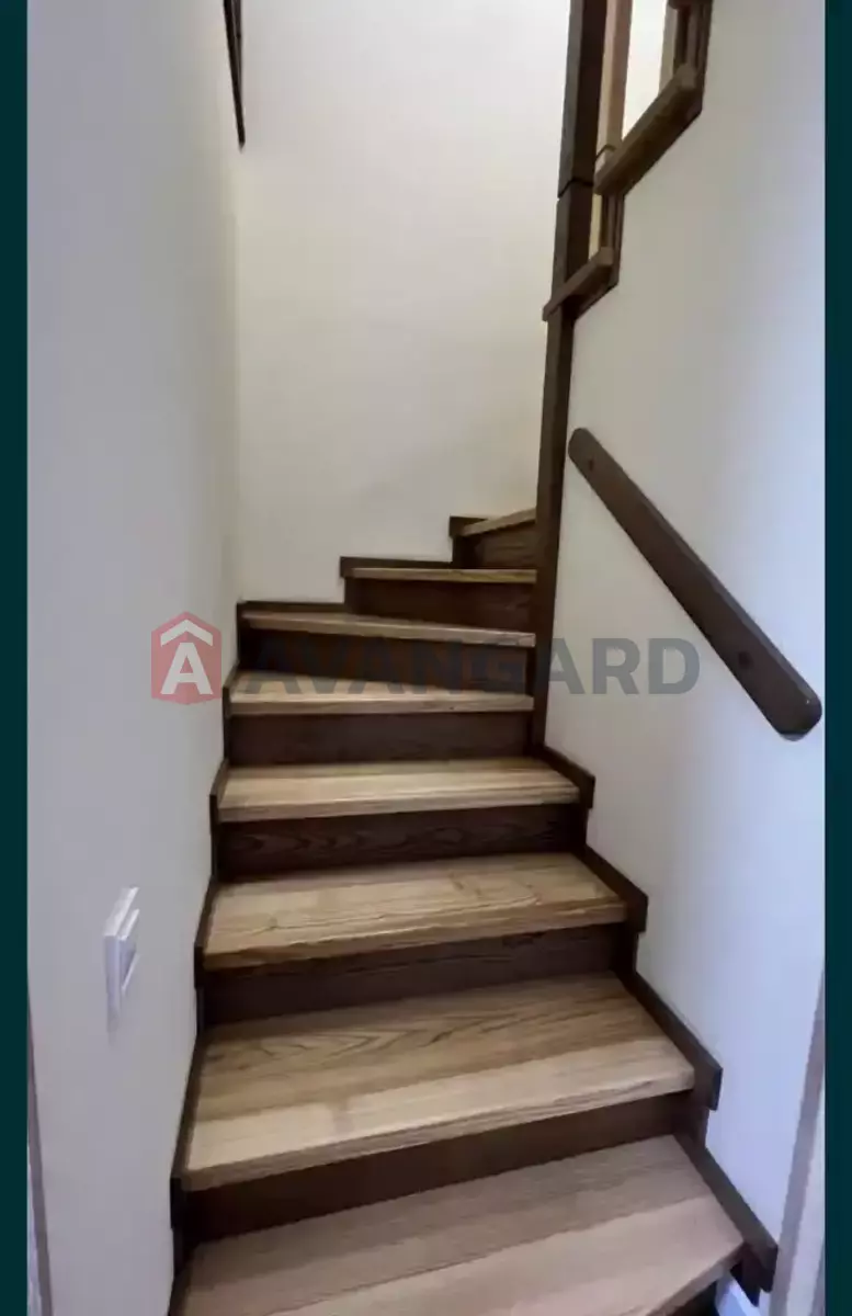 4 ��. ��������, 100/60/12 ��. �., 9/10 ������ ���� 27